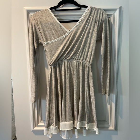 Splendid Tan/cream shimmery children’s dress - Picture 3 of 3